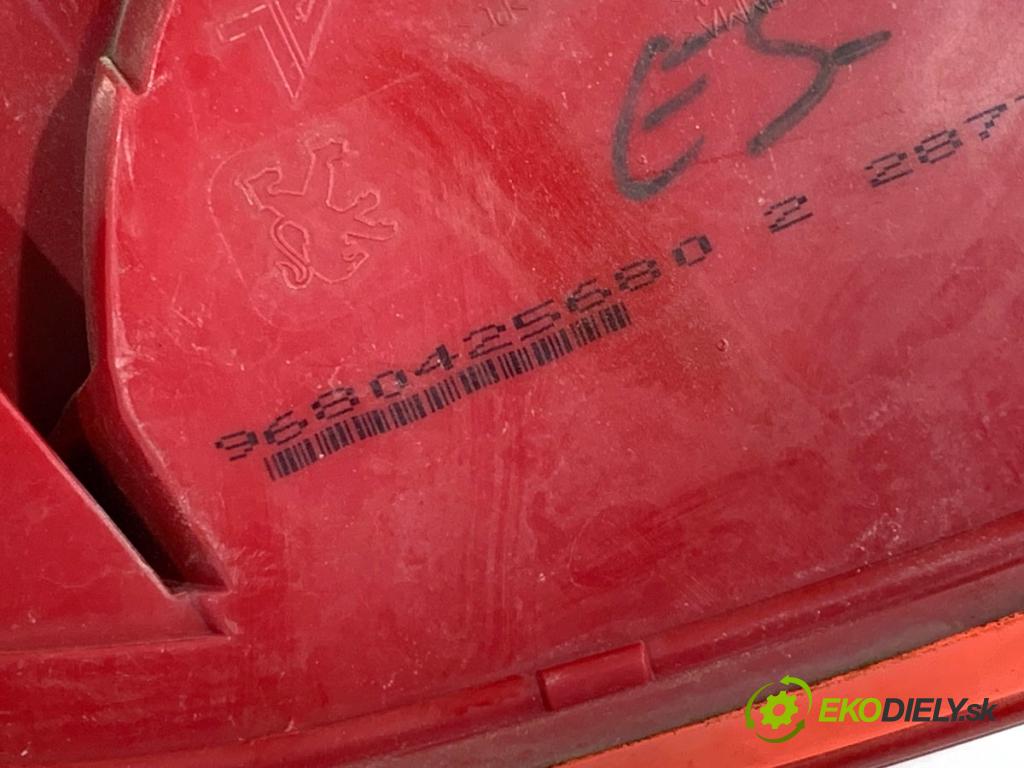 PEUGEOT 308 I liftback 2007 110 kW 1.6 16V 1598 Svetlo pravy zad 9680425680