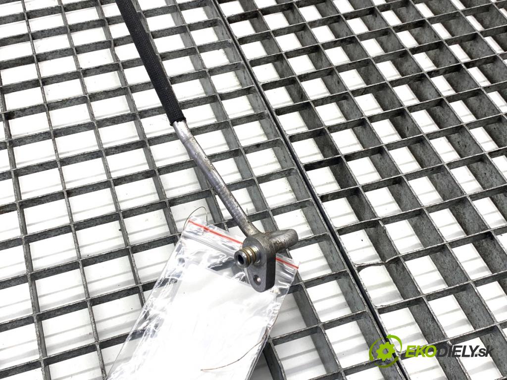 PEUGEOT 308 I liftback 2007 110 kW 1.6 16V 1598 rúrka klimatizace  (Trubka klimatizace)