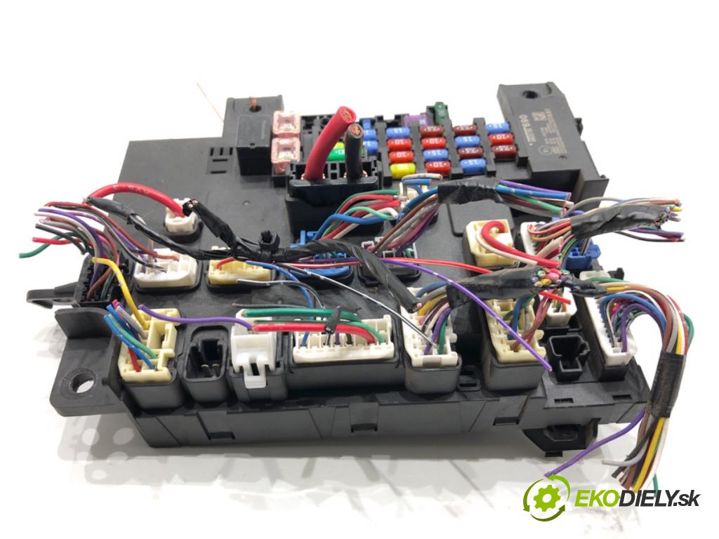 MITSUBISHI OUTLANDER III SUV 2017 110 kW 2.0 4WD (GF7W) 1998 Modul BSI 8637B690 (Poistková skrinka)