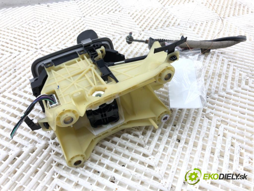 MITSUBISHI OUTLANDER III SUV 2017 110 kW 2.0 4WD (GF7W) 1998 Kulisa 2400A377 (Rýchlostná páka (kulisa))