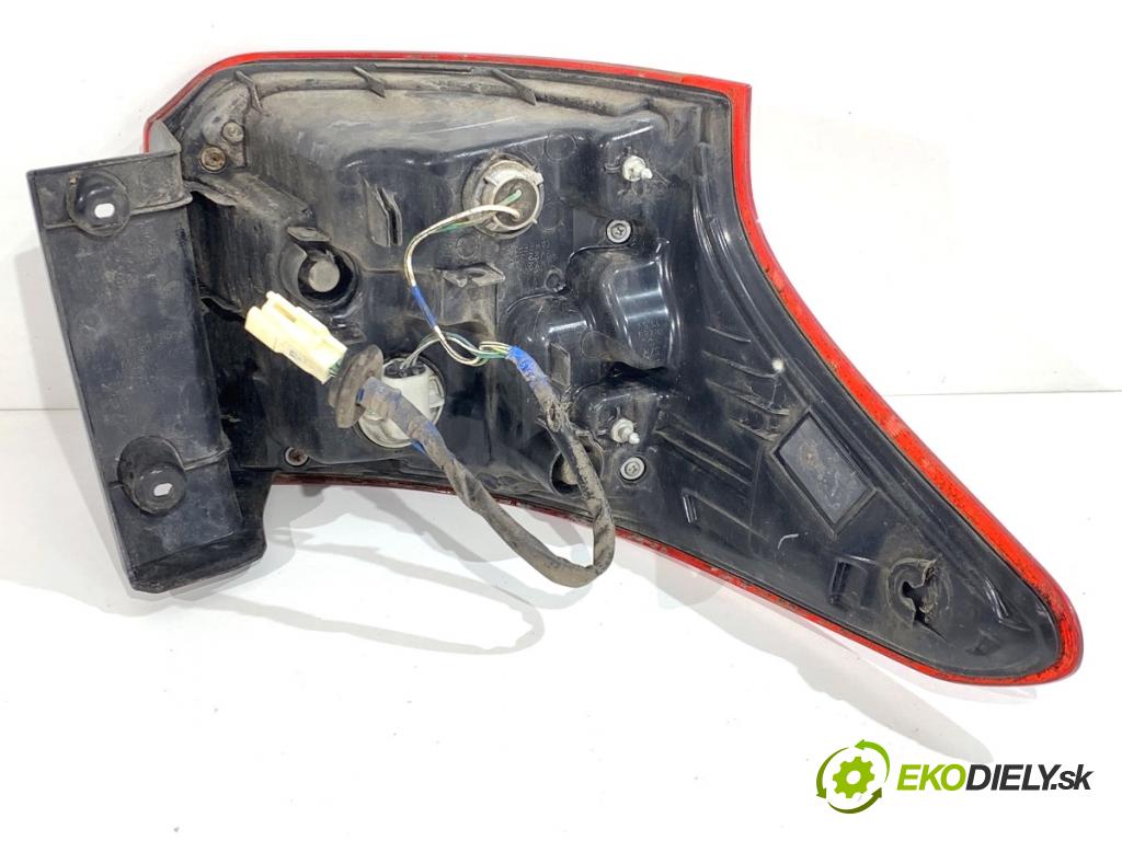 MITSUBISHI OUTLANDER III SUV 2017 110 kW 2.0 4WD (GF7W) 1998 Svetlo pravy zad