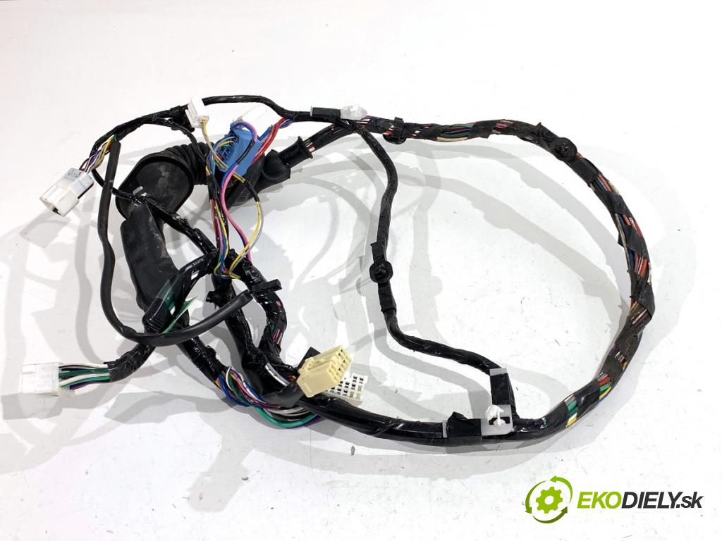 MITSUBISHI OUTLANDER III SUV 2017 110 kW 2.0 4WD (GF7W) 1998 káblovačka dveře přední část levý