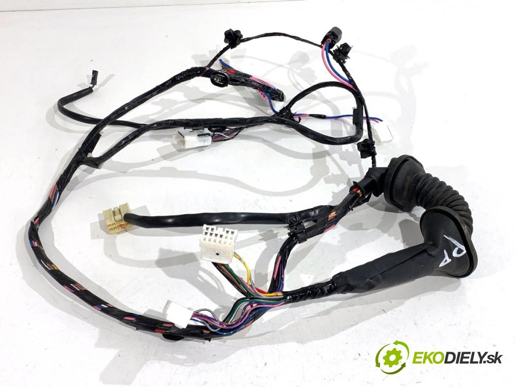 MITSUBISHI OUTLANDER III SUV 2017 110 kW 2.0 4WD (GF7W) 1998 káblovačka dveře přední část pravý