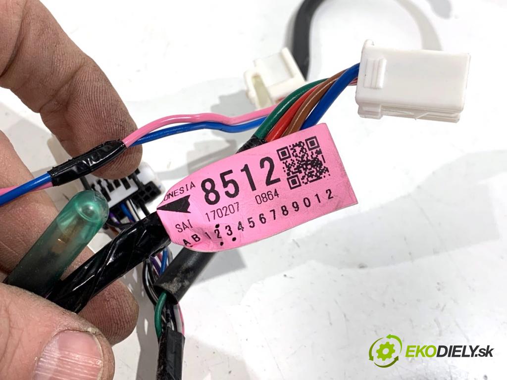 MITSUBISHI OUTLANDER III SUV 2017 110 kW 2.0 4WD (GF7W) 1998 káblovačka dveře přední část pravý