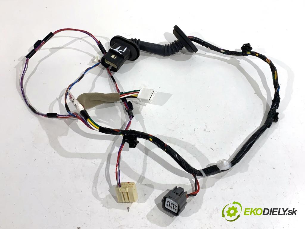 MITSUBISHI OUTLANDER III SUV 2017 110 kW 2.0 4WD (GF7W) 1998 káblovačka dveře zadní část pravý