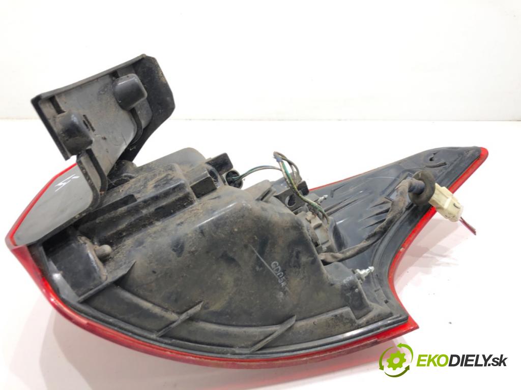 MITSUBISHI OUTLANDER III SUV 2017 110 kW 2.0 4WD (GF7W) 1998 Svetlo ľavy zad