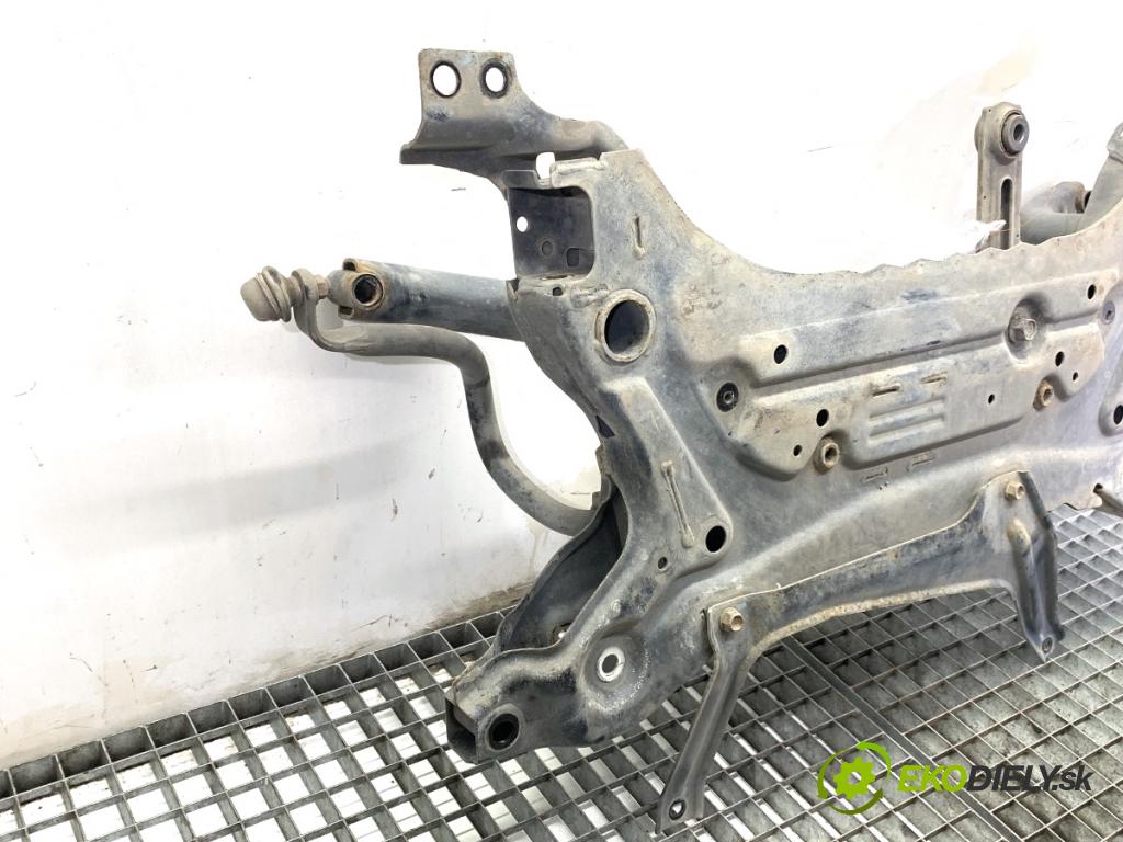 MITSUBISHI OUTLANDER III SUV 2017 110 kW 2.0 4WD (GF7W) 1998 výztuha pod motor  (Přední výztuha)