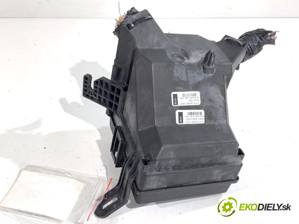 FORD ECOSPORT SUV 2018 92 kW 1.0 EcoBoost 998 Skrinka poistková JN15-12A581-AHD (Poistková skrinka)