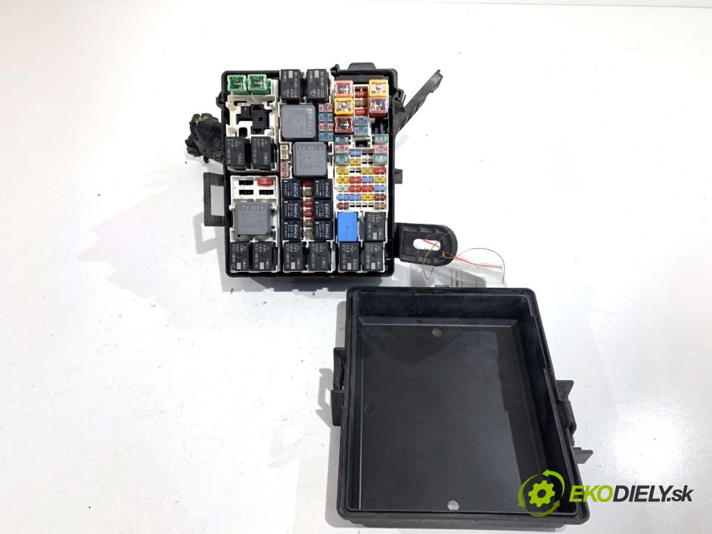 FORD ECOSPORT SUV 2018 92 kW 1.0 EcoBoost 998 Skrinka poistková JN15-12A581-AHD (Poistková skrinka)