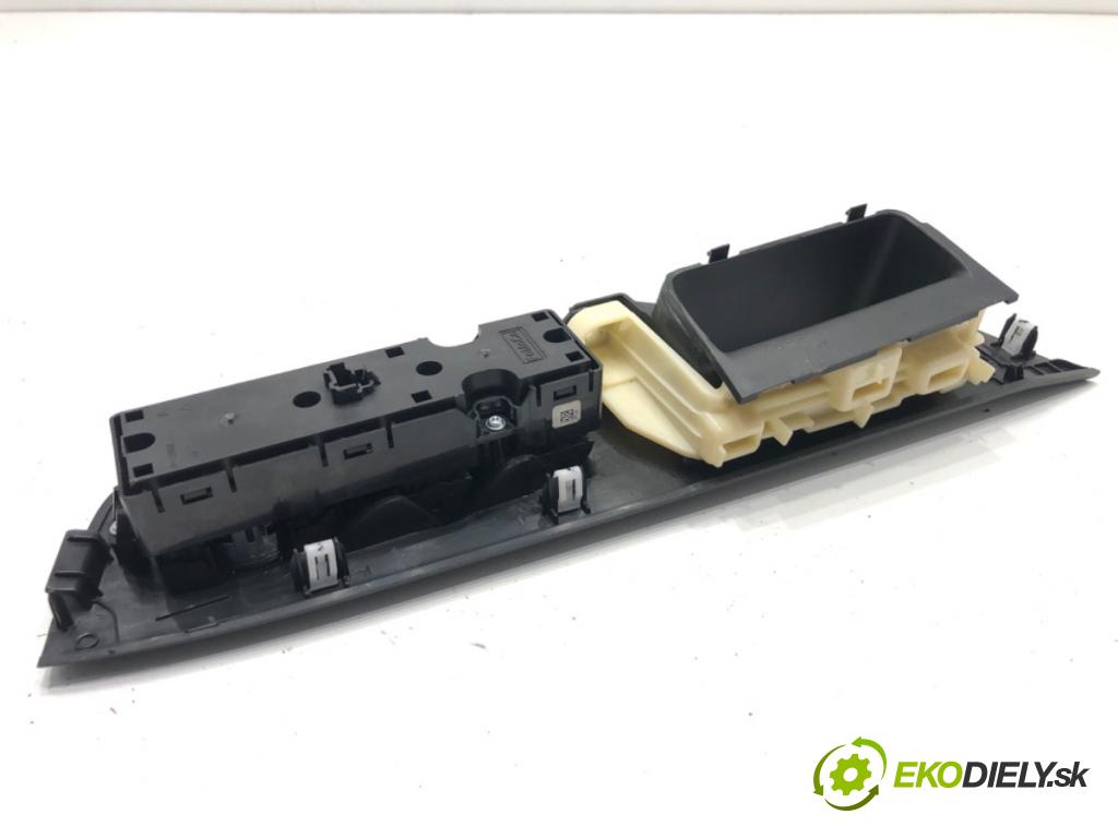 FORD ECOSPORT SUV 2018 92 kW 1.0 EcoBoost 998 Prepínač okien  (Prepínacie páčky pod volantom)