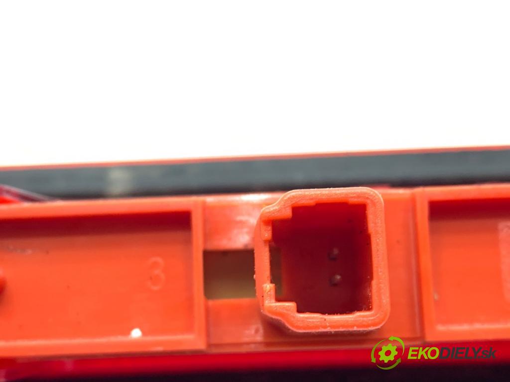 FORD ECOSPORT SUV 2018 92 kW 1.0 EcoBoost 998 Svetlo brzdových svetiel CN15-13A613-AD