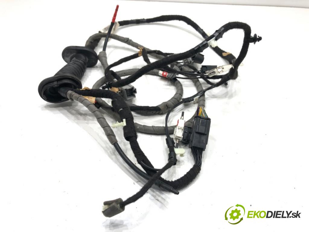 FORD ECOSPORT SUV 2018 92 kW 1.0 EcoBoost 998 káblovačka dveří kufra zadní část GN15-14B562-AHD