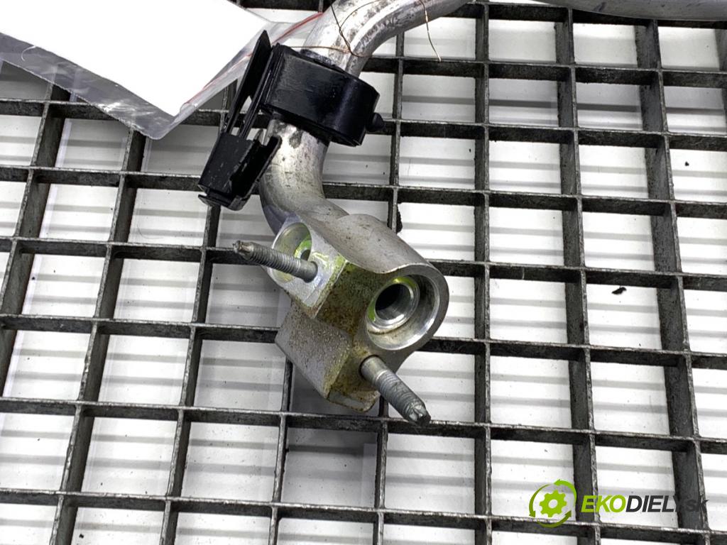 FORD ECOSPORT SUV 2018 92 kW 1.0 EcoBoost 998 rúrka klimatizace  (Trubka klimatizace)