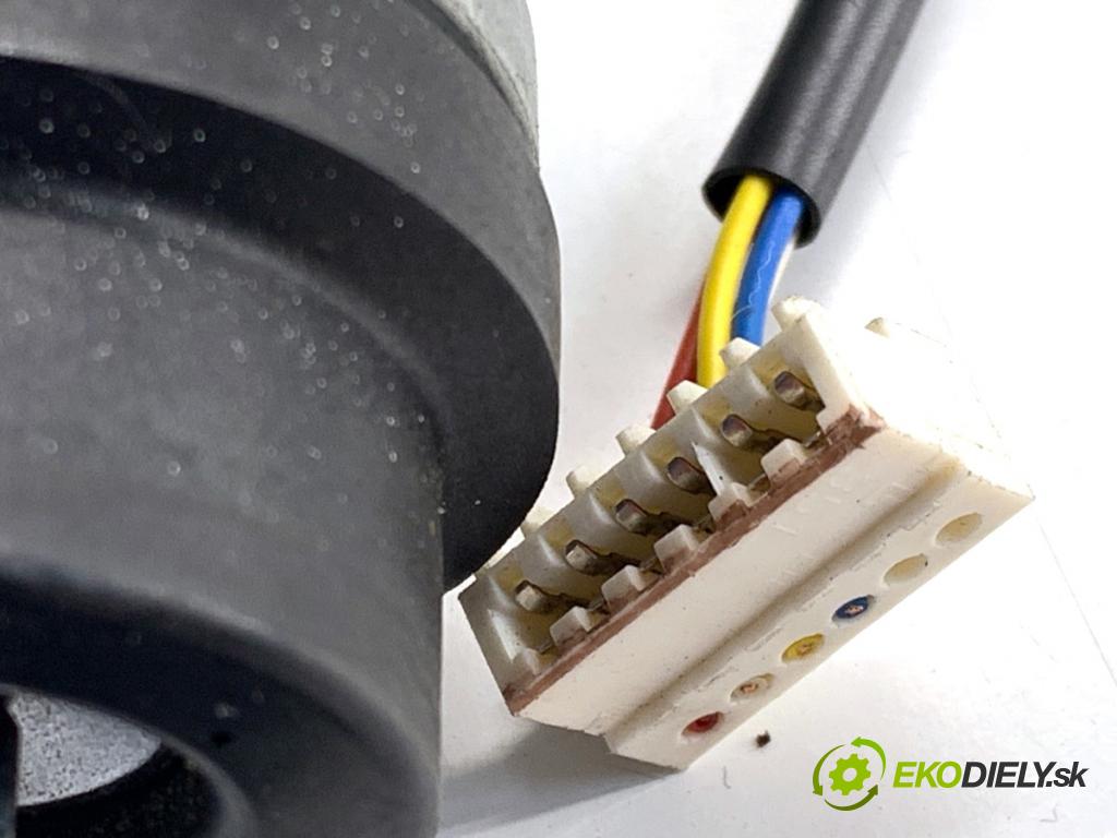 SKODA YETI SUV 2013 90 kW 1.4 TSI 1390 spinačka 1K0905851 (Spínacia skrinka)