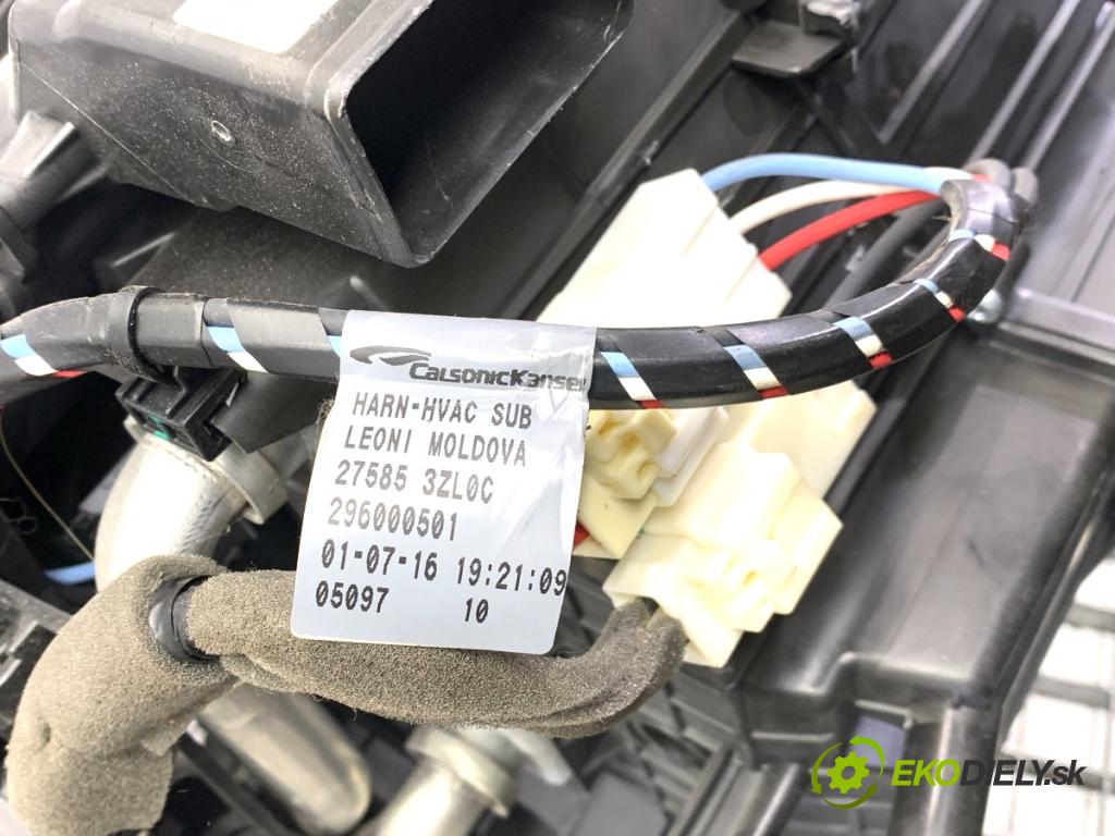 NISSAN PULSAR liftback 2017 81 kW 1.5 dCi 1461 Výhrevné teleso, radiátor kúrenia KOMBAJN