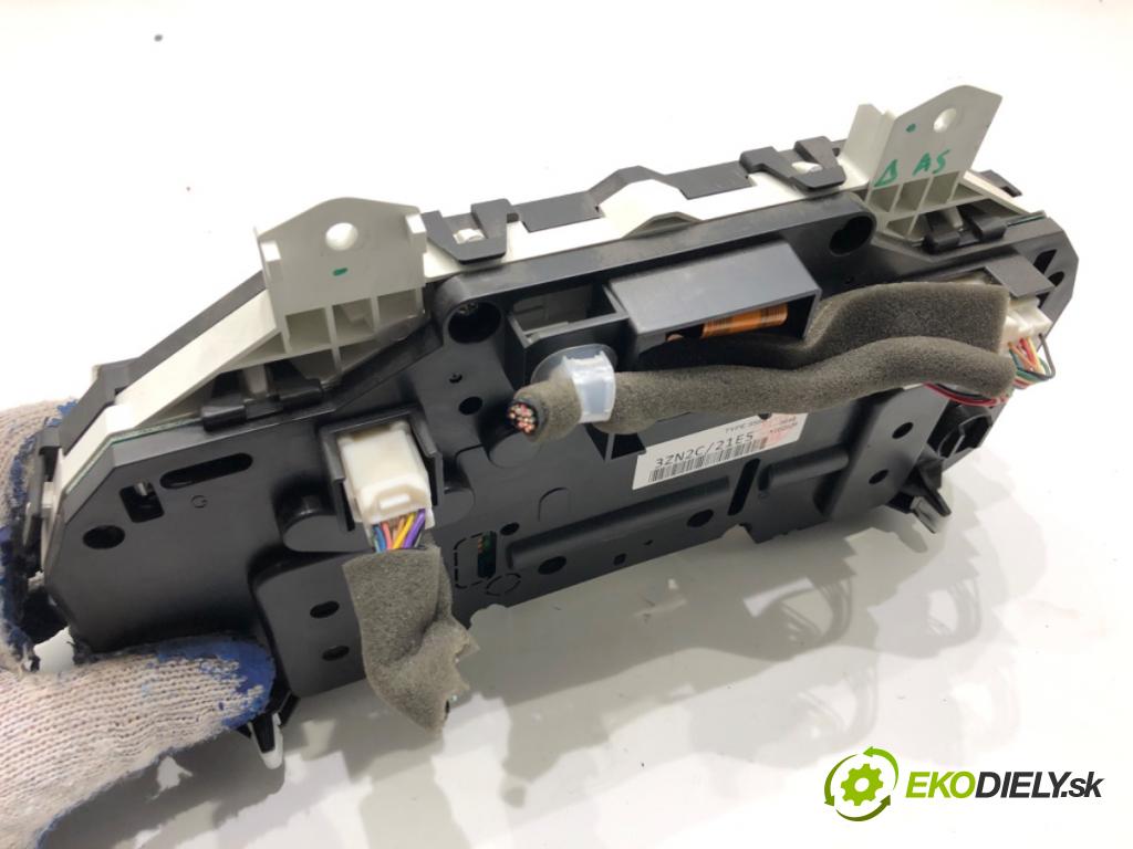 NISSAN PULSAR liftback 2017 81 kW 1.5 dCi 1461 Prístrojovka 3ZN2C (Prístrojová doska)