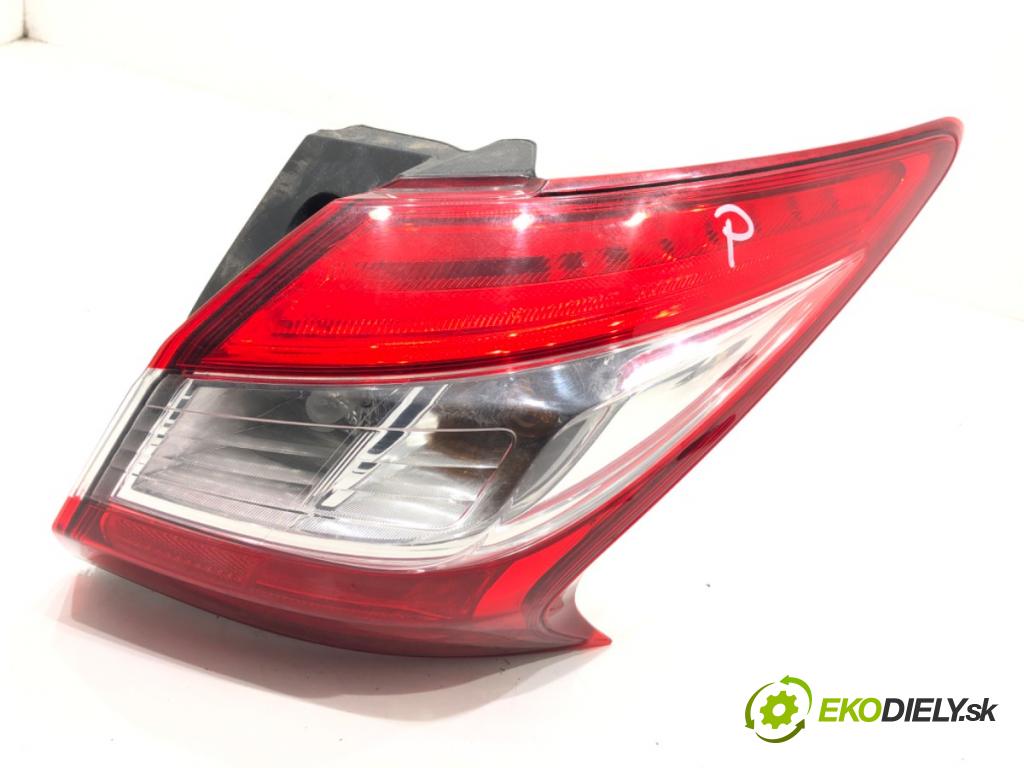 NISSAN PULSAR liftback 2017 81 kW 1.5 dCi 1461 Svetlo pravy zad