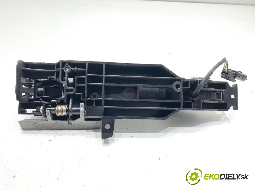 NISSAN PULSAR liftback 2017 81 kW 1.5 dCi 1461 Kľučka vonkajšia pravy predný
