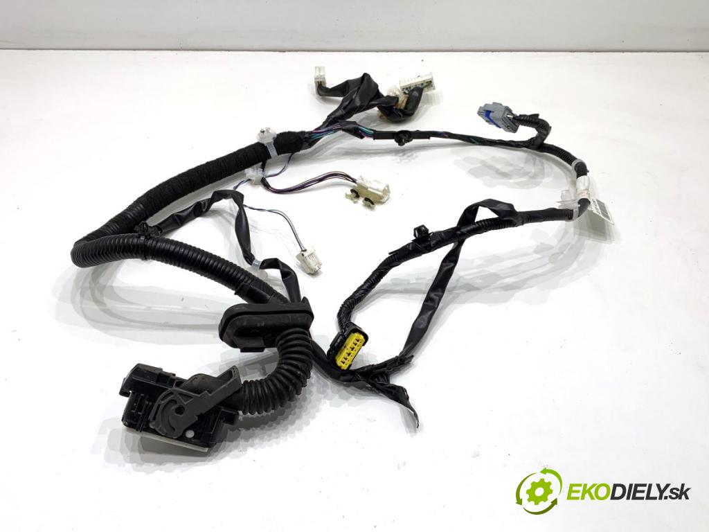 NISSAN PULSAR liftback 2017 81 kW 1.5 dCi 1461 káblovačka dveře přední část levý 24125-3ZL0D