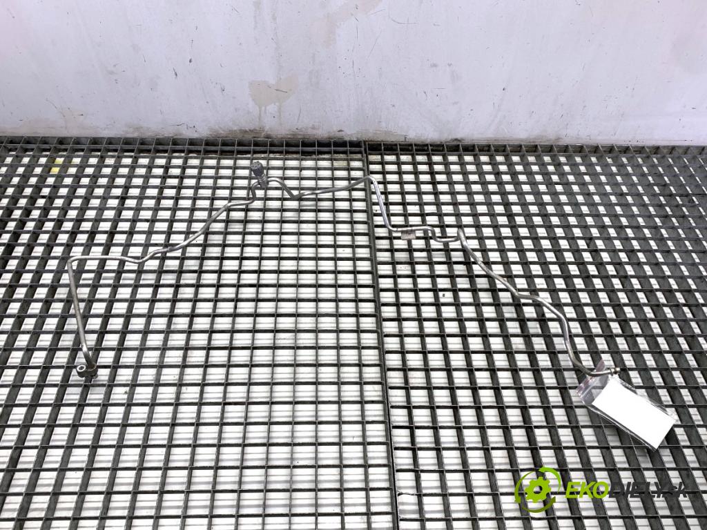 NISSAN PULSAR liftback 2017 81 kW 1.5 dCi 1461 rúrka klimatizace 924403ZN0A (Trubka klimatizace)