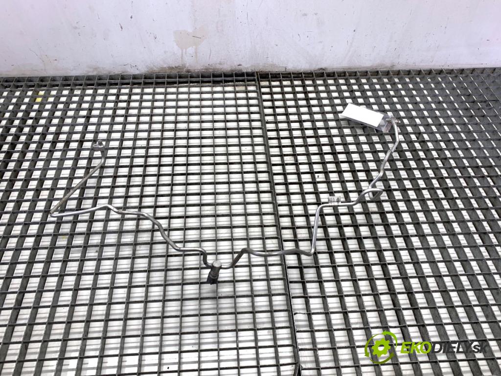 NISSAN PULSAR liftback 2017 81 kW 1.5 dCi 1461 rúrka klimatizace 924403ZN0A (Trubka klimatizace)