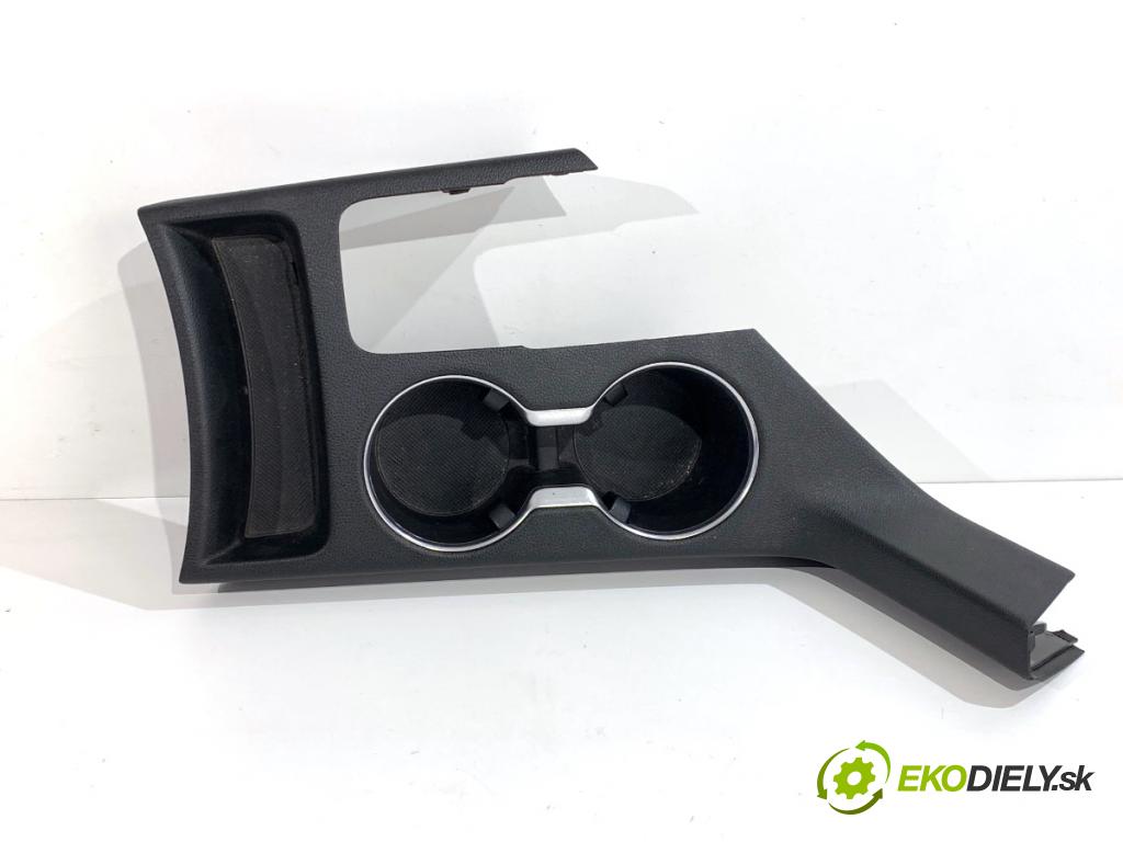 KIA SPORTAGE IV SUV 2017 130 kW 1.6 TGDI AWD 1591 držák na nápoje 84650-F1100 (Držák nápojů)