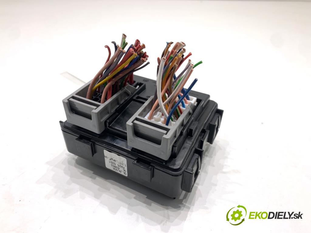 KIA SPORTAGE IV SUV 2017 130 kW 1.6 TGDI AWD 1591 Skrinka poistková  (Poistková skrinka)