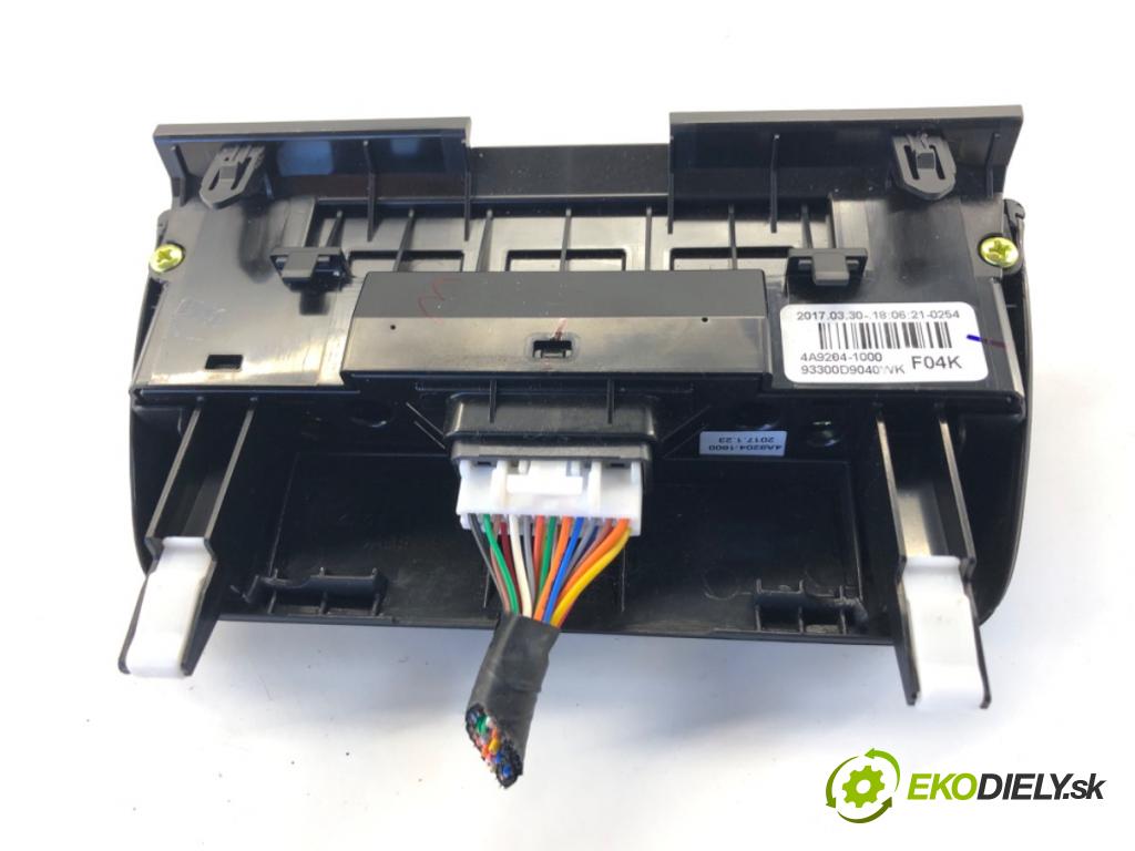 KIA SPORTAGE IV SUV 2017 130 kW 1.6 TGDI AWD 1591 Prepínač ohrievania, vyhrievania sedačky 93300-D9040 (Prepínacie páčky pod volantom)