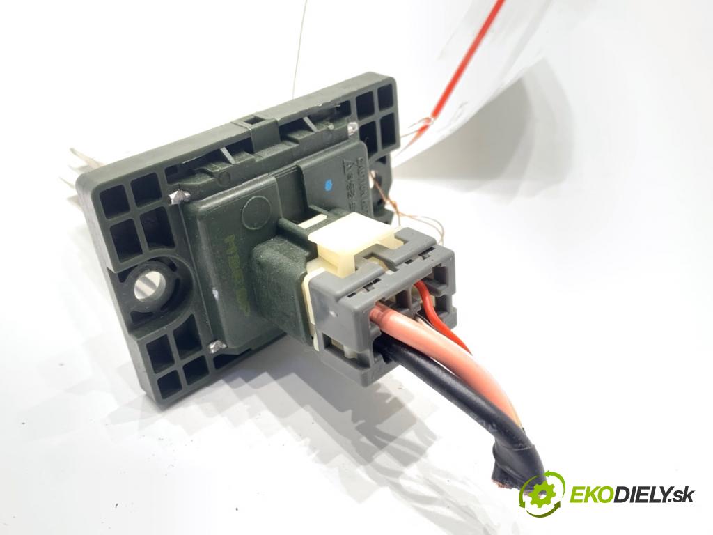 KIA SPORTAGE IV SUV 2017 130 kW 1.6 TGDI AWD 1591 odpor rezistor topení vzduchu  (Odpor topení)