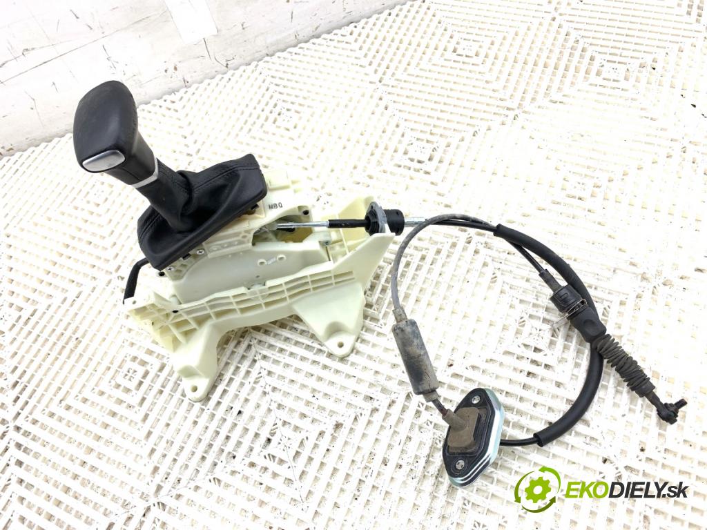 KIA SPORTAGE IV SUV 2017 130 kW 1.6 TGDI AWD 1591 kulisa 46700-D3XXX (Řadicí páka (kulisa) )