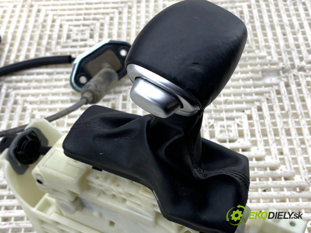 KIA SPORTAGE IV SUV 2017 130 kW 1.6 TGDI AWD 1591 kulisa 46700-D3XXX (Řadicí páka (kulisa) )