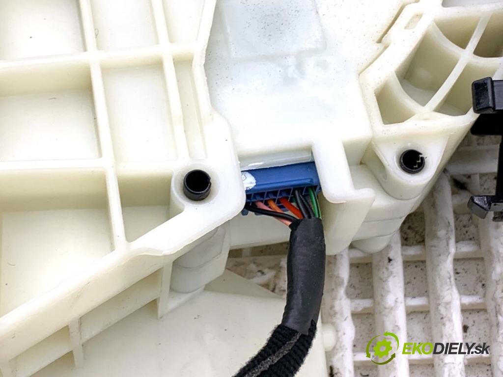 KIA SPORTAGE IV SUV 2017 130 kW 1.6 TGDI AWD 1591 kulisa 46700-D3XXX (Řadicí páka (kulisa) )