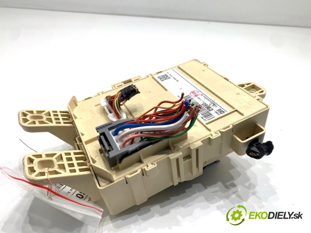 KIA SPORTAGE IV SUV 2017 130 kW 1.6 TGDI AWD 1591 Skrinka poistková 91950-D9660 (Poistková skrinka)