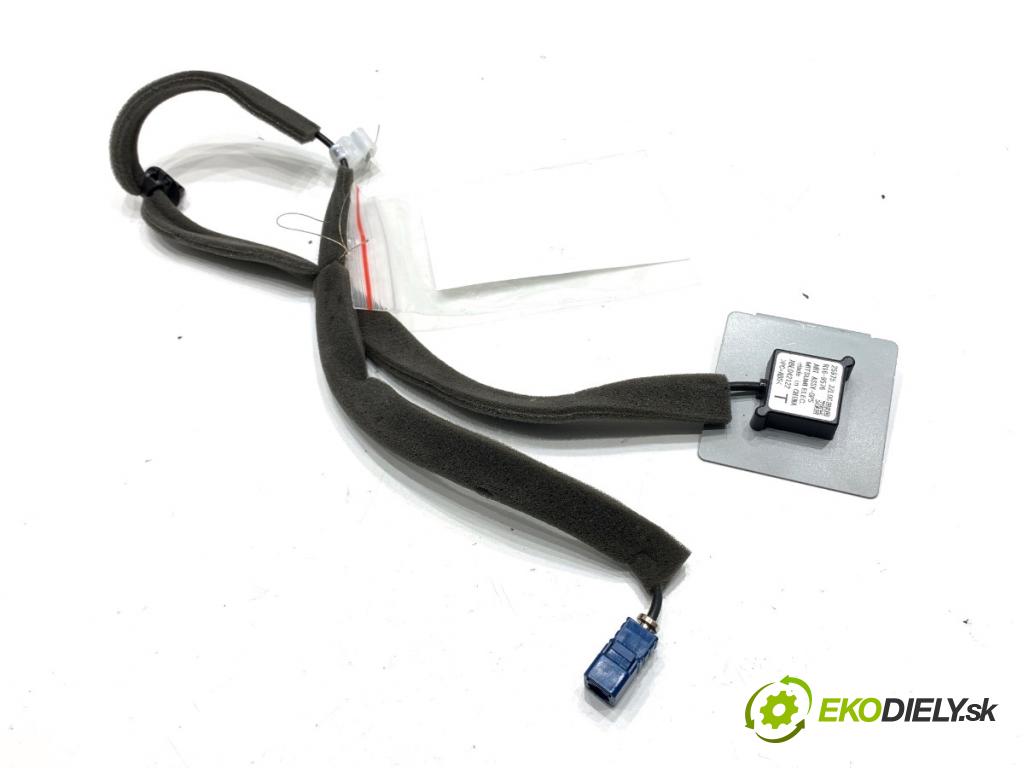 NISSAN PULSAR liftback 2017 81 kW 1.5 dCi 1461 ANTENA GPS 25975-3ZL0C