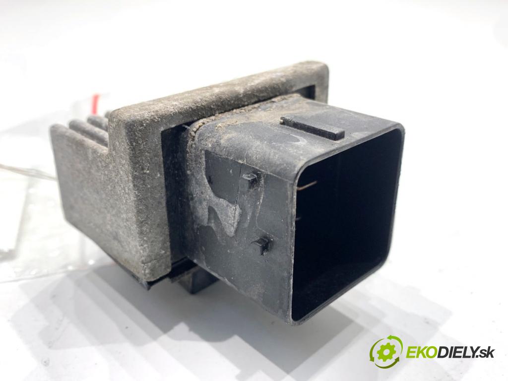 NISSAN PULSAR liftback 2017 81 kW 1.5 dCi 1461 relé sviečok žhavenia 110678071R (Relé)