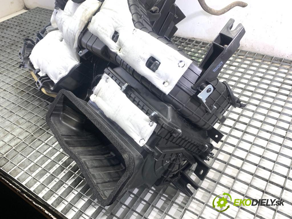 KIA SPORTAGE IV SUV 2017 130 kW 1.6 TGDI AWD 1591 topné těleso radiátor topení KOMBAJN