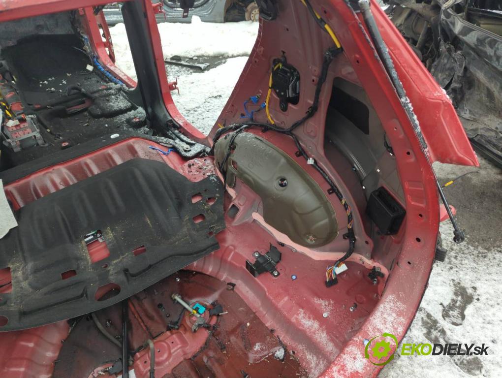 KIA SPORTAGE IV SUV 2017 130 kW 1.6 TGDI AWD 1591 KAROSERIA ČTVRŤÁK blatník práh střecha PODŁUŻNICA