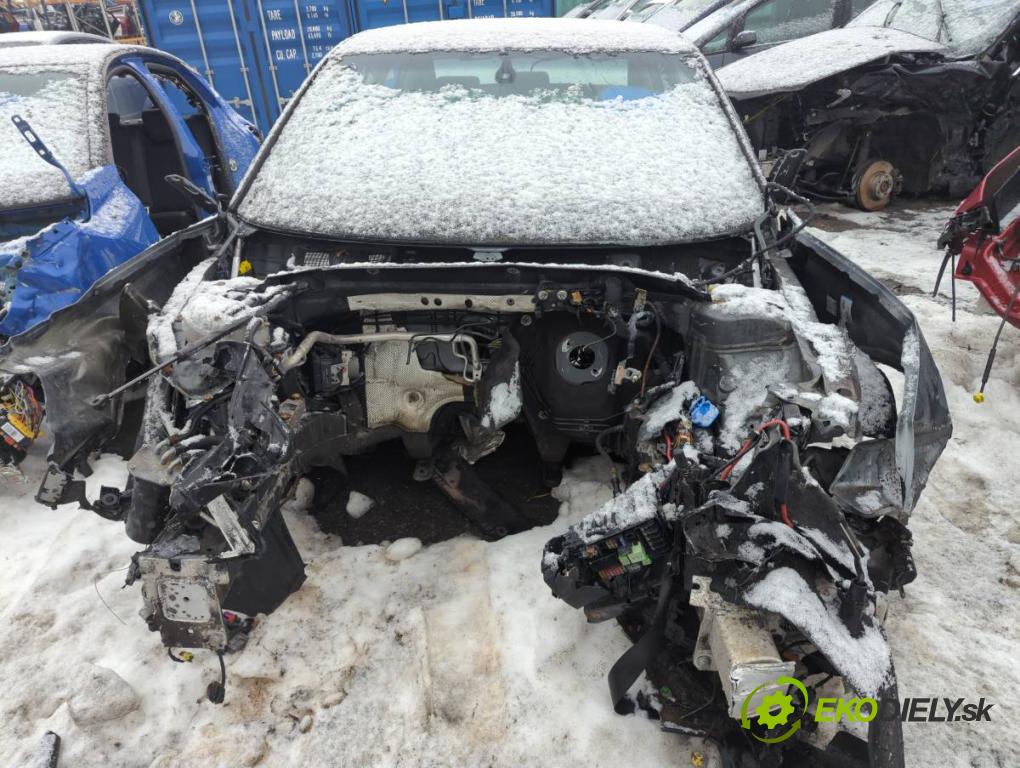 AUDI A3 8V liftback 2014 81 kW 1.6 TDI 1598 karoséria ČTVRŤÁK: Blatník prah strecha PODŁUŻNICA