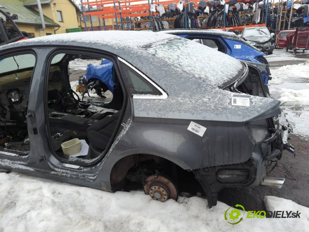 AUDI A3 8V liftback 2014 81 kW 1.6 TDI 1598 karoséria ČTVRŤÁK: Blatník prah strecha PODŁUŻNICA