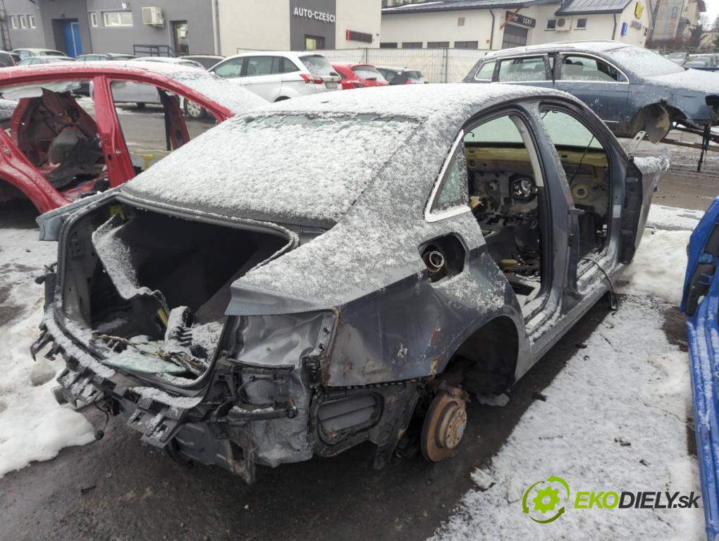 AUDI A3 8V liftback 2014 81 kW 1.6 TDI 1598 karoséria ČTVRŤÁK: Blatník prah strecha PODŁUŻNICA