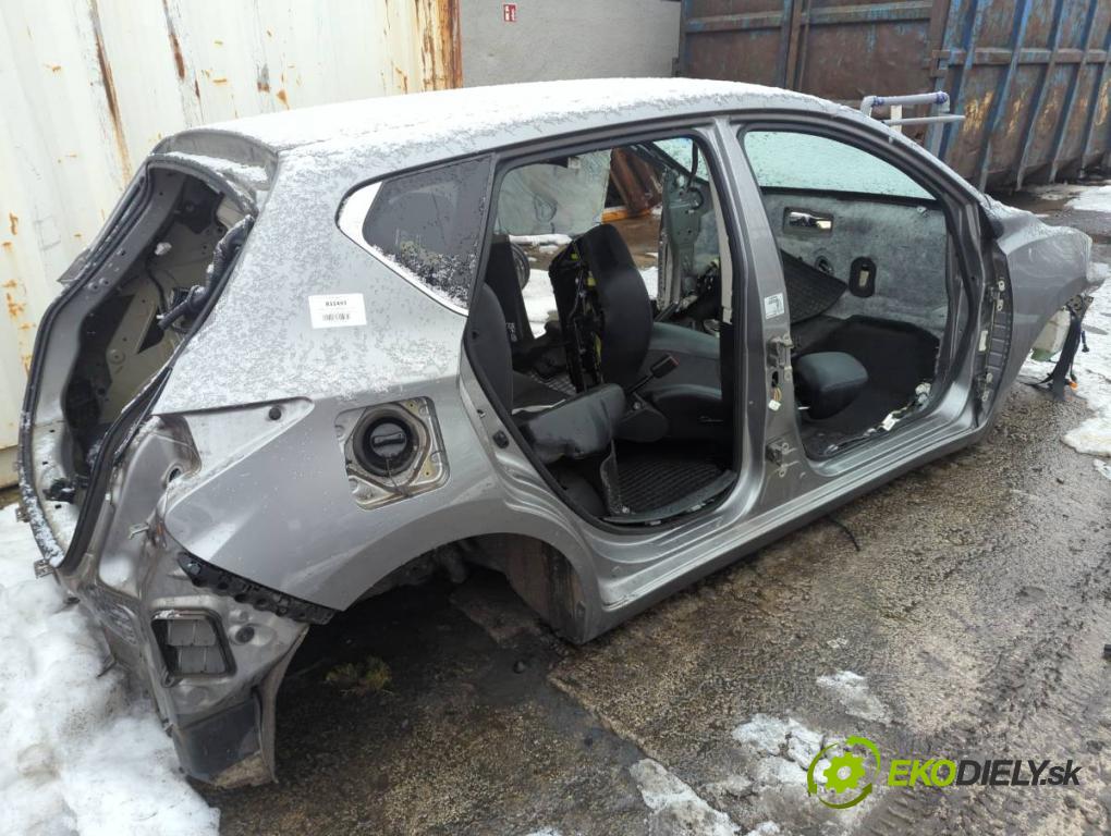 NISSAN PULSAR liftback 2017 81 kW 1.5 dCi 1461 KAROSERIA ČTVRŤÁK blatník práh střecha PODŁUŻNICA