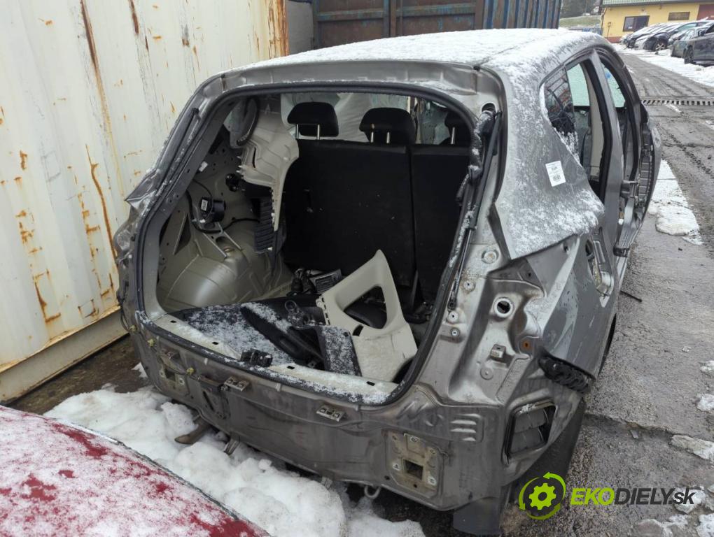 NISSAN PULSAR liftback 2017 81 kW 1.5 dCi 1461 KAROSERIA ČTVRŤÁK blatník práh střecha PODŁUŻNICA