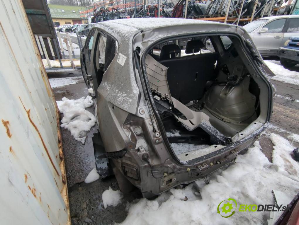 NISSAN PULSAR liftback 2017 81 kW 1.5 dCi 1461 KAROSERIA ČTVRŤÁK blatník práh střecha PODŁUŻNICA