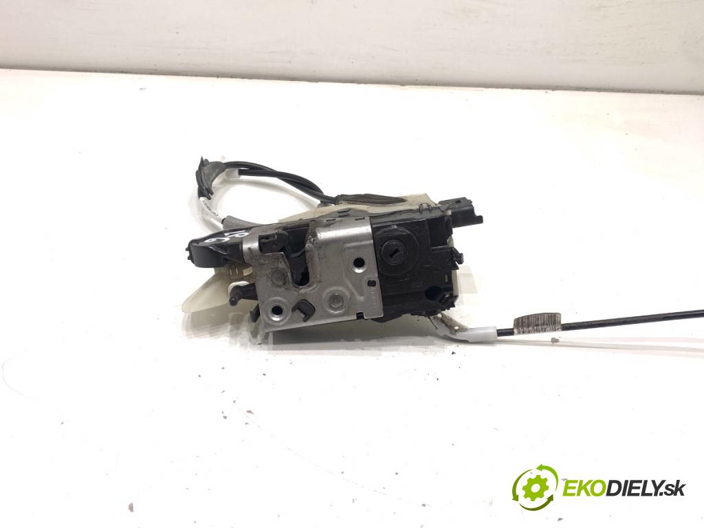 PEUGEOT 208 I liftback 2016 55 kW 1.6 HDi / BlueHDi 75 1560 zámok dveře levý přední část 