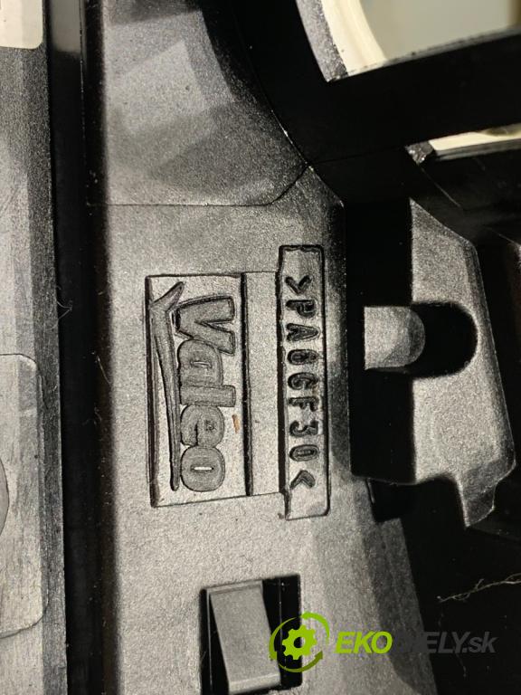 PEUGEOT 208 I liftback 2016 55 kW 1.6 HDi / BlueHDi 75 1560 Prepínač kombinovaný 98154492ZD (Prepínacie páčky pod volantom)