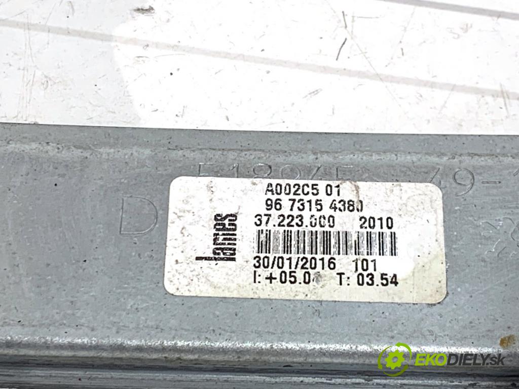 PEUGEOT 208 I liftback 2016 55 kW 1.6 HDi / BlueHDi 75 1560 Mechanizmus okna pravy predný 9674254380