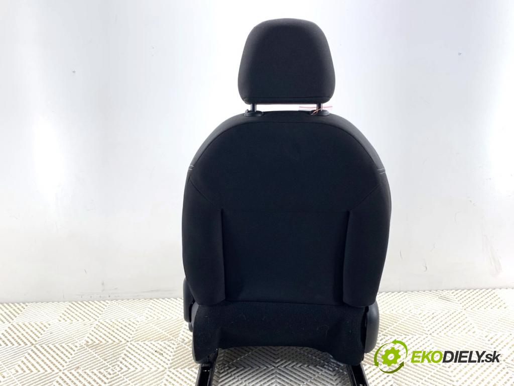 PEUGEOT 208 I liftback 2016 55 kW 1.6 HDi / BlueHDi 75 1560 sedadlo levý přední část