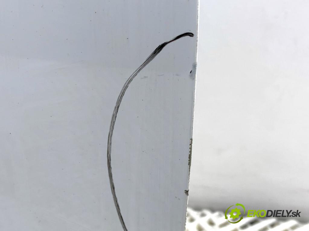 PEUGEOT 208 I liftback 2016 55 kW 1.6 HDi / BlueHDi 75 1560 dveře pravý přední část EWP