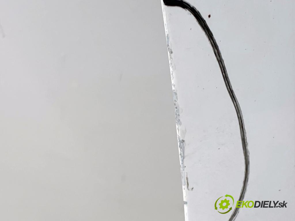 PEUGEOT 208 I liftback 2016 55 kW 1.6 HDi / BlueHDi 75 1560 dveře pravý přední část EWP