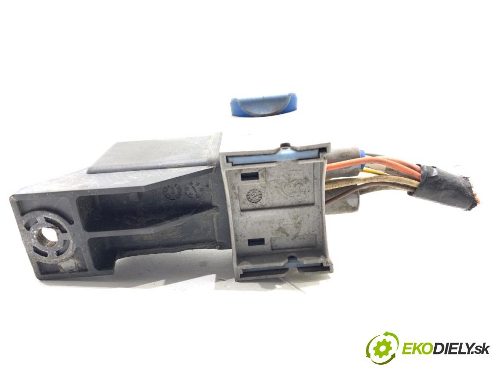 PEUGEOT 208 I liftback 2016 55 kW 1.6 HDi / BlueHDi 75 1560 relé sviečok žhavenia 9803299780 (Relé)